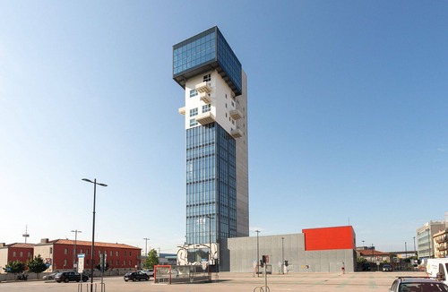 Mestre Apartment | Htm Tower - 503 - 504 Fragment Deluxe Plus by Halldis