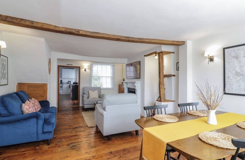 Stony Stratford Cottage | HUDSON HOUSE, pet friendly, with a garden in Stony Stratford