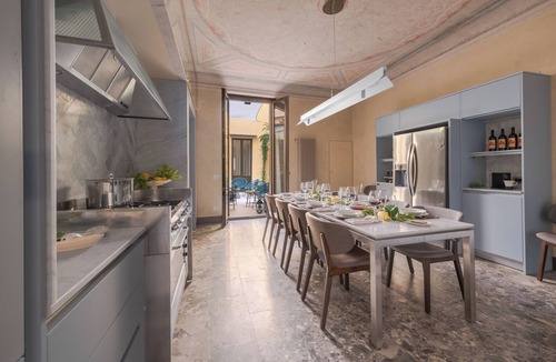 Santa Croce Apartment | Iconic 4 Bedroom Palazzo for a true home from home experience