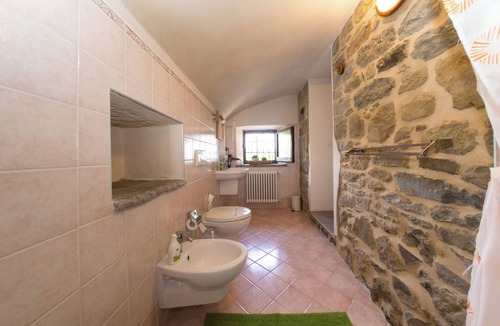 Albareto Bed & Breakfast | Ideal B&B for relaxing families and groups of hikers and cyclists.