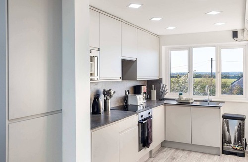 Pevensey House | Idyllic Seaside Stay with Stunning Views & Perfect for Families.