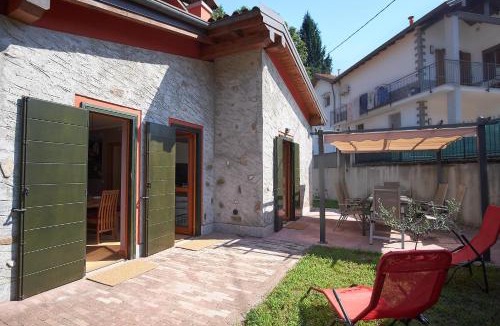 Susello House | Il Borghetto Villa Pallante - Villa with Private Garden and Access to Swimming Pool