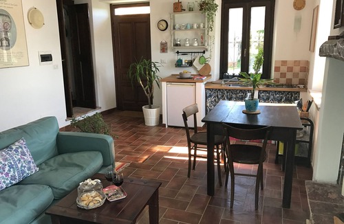 Montegrosso dʼAsti Bed & Breakfast | IL CAMPANILE - "Gilda" room with kitchen use