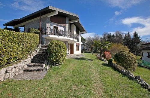 Massino Visconti Apartment | Il Poggio Radioso Lake View & Garden - Happy Rentals