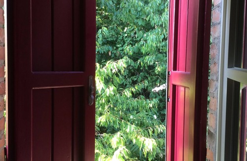 Cortona House | Il Rifugio, a farmhouse in Cortona with a panoramic view of Lake Trasimeno