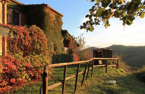 Urbino Apartment | In Farmhouse romantic apartment for 2 people. Panoramic view!