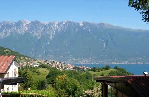 Aer House | Inviting 2-Bed House in Tignale