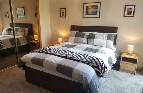 Montrose House | IVY COTTAGE The cottage is semi-detached to the owners home.