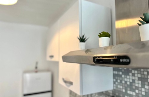 Velletri House | Jacuzzi with Favelas View - Your Exotic Urban Hideaway