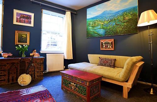 Old Town Apartment | JOIVY Bohemian Writers Retreat in Old Town