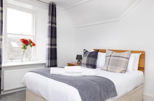 Old Town Apartment | JOIVY Cosy Flat in the Heart of Edinburgh