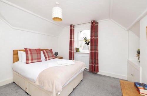Old Town Apartment | JOIVY Cosy Flat in the Heart of Edinburgh