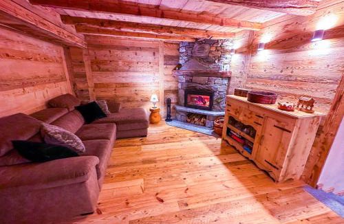 Magneaz-Palouettaz Ski Chalet | JOIVY Modern family chalet with stunning mountain views