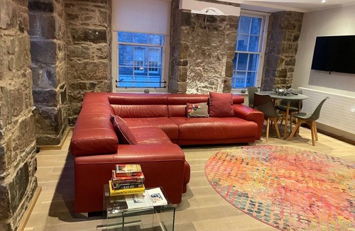 Old Town Apartment | JOIVY The Heart and Soul of the Royal Mile