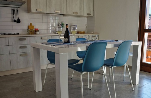 Sulzano House | Just a dip away from Lake Iseo is this beautiful apartment
