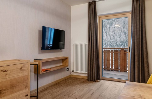 Campitello di Fassa Apartment | Kamerloy Apartments - F with Mountain View, Wi-Fi, Balcony and Garden