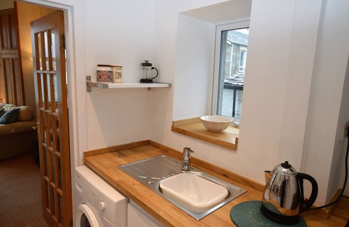 Tighnabruaich Apartment | Kames View, shore front location, ground floor, wood burning fire, sleeps 4