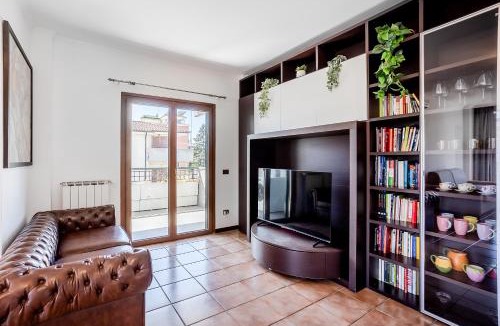 Aurelio Apartment | La Casa del Tomo - Serenity & Charme, steps from Cornelia Metro line A
