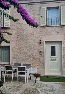 Fermo House | La Casa di Vina