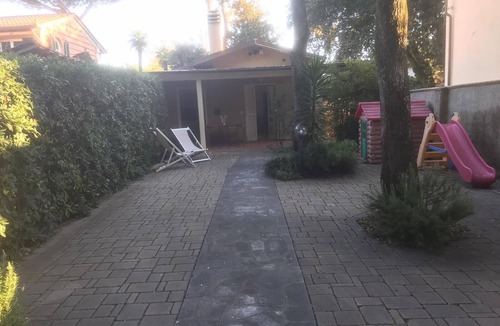 Marina di Pietrasanta House | ❤️La Little house in verde❤️, 100 mt from the SEA!