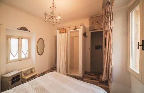 Sassocorvaro House | Lake House
