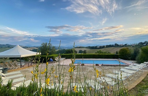 Ponzano di Fermo House | Large estate with pool and function room for retreats, wifi and air-con