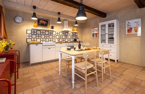 Cressa Apartment | Large Loft Style Apartment with Garden in Farmhouse Resort