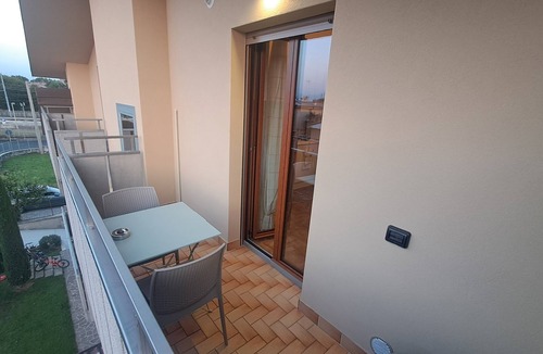Verdellino House | Large penthouse with terraces + closed parking space -served by public transport
