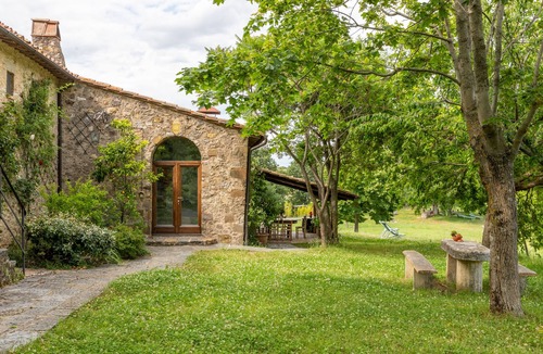 Cinigiano Villa | Le Pianore Private Tuscan Villa, Pool, Mountain views, 50ha Organic Farm