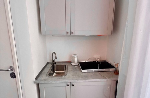 Santa Lucia Apartment | Lion Suite a Chic 1-bedroom apartment with WiFi, AC in enchanting Napoli.