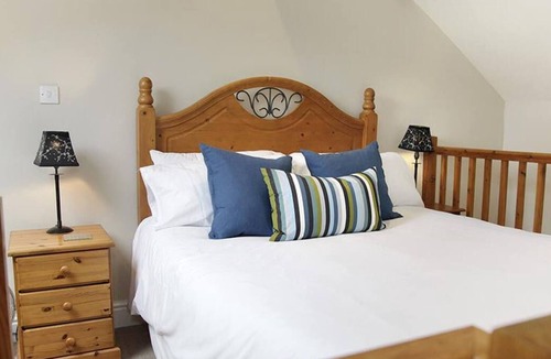 Crynant House | Llethryd Farm Cottage One