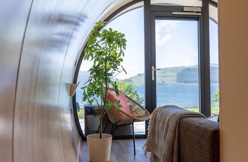 Calgary Cabin | Loch Fuaran - sleeps 4 guests in 1 bedroom