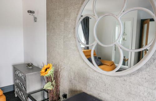 Gargrave House | Lock View - Nordic Spa