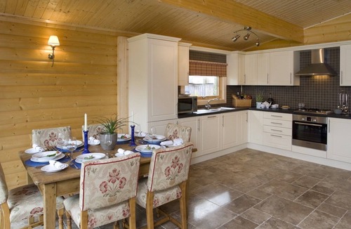 Oxford Apartment | Lodge at Cherbridge Lodges – Riverside lodges short lets (business or holidays)