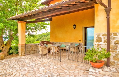 Loro Ciuffenna Apartment | "Loggiato" farmhouse apt, swimming pool, private porch, stunning view
