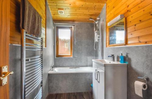 Rowardennan Ski Chalet | Lomond View Lodge