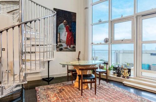Island Gardens Apartment | London Canary Wharf Riverside Penthouse Apartment