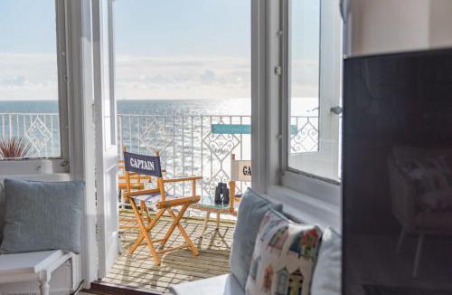 Folkestone House | Lookout Post by Bloom Stays