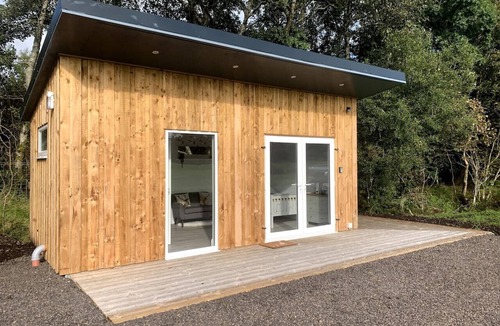 Connel Cabin | Lora Cabin in Connel