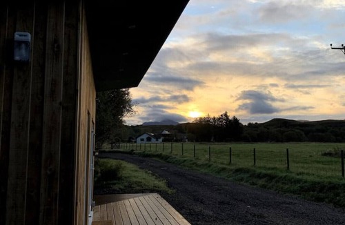 Connel Cabin | Lora Cabin in Connel