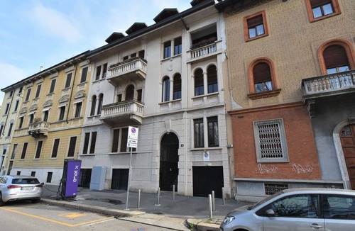 Milan Apartment | Lovely apartment for 10 guests with WIFI, A/C, TV and balcony