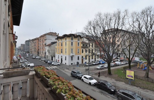 Milan Apartment | Lovely apartment for 10 guests with WIFI, A/C, TV and balcony