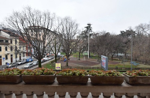 Milan Apartment | Lovely apartment for 10 guests with WIFI, A/C, TV and balcony