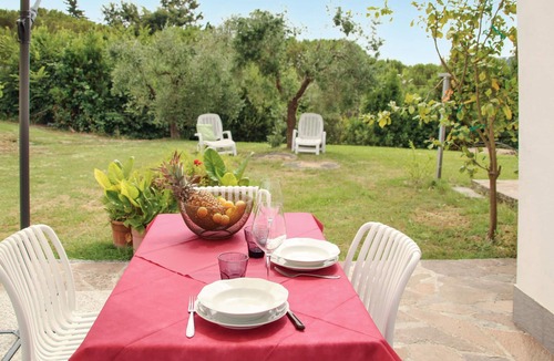 Collesalvetti Apartment | Lovely apartment in Collesalvetti