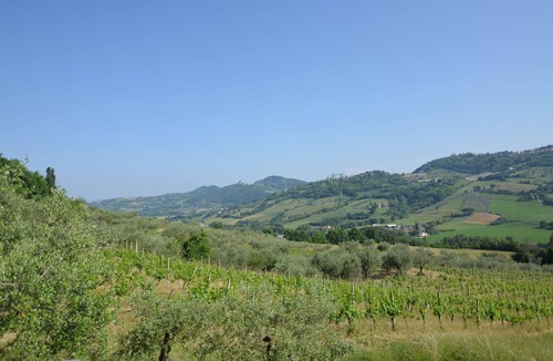 Croce House | Lovely Holiday Home with Pool in Monte Colombo