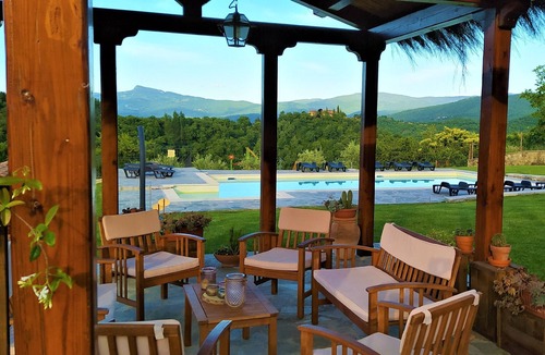Porrena Villa | Lovely country house with private pool and garden