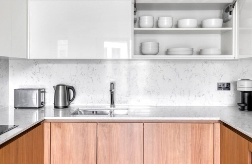 Tower Hill Apartment | Lovely Whitechapel 2BR w/Gym, Spa & Conc, near Tube, by Blueground