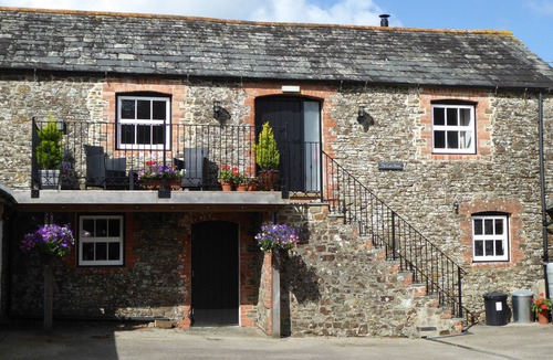 Bude Apartment | Lovingly converted 1st floor Victorian corn store near coast perfect for couples