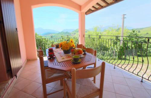 Acqualagna Villa | Luxurious Villa in Acqualagna with Swimming Pool