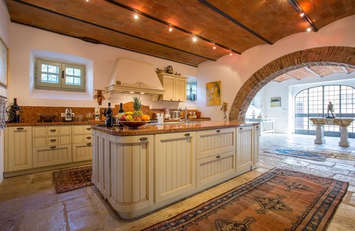 Cortona House | Luxury 2-Villa Estate with pool and amazing views. Sleeps 20 +